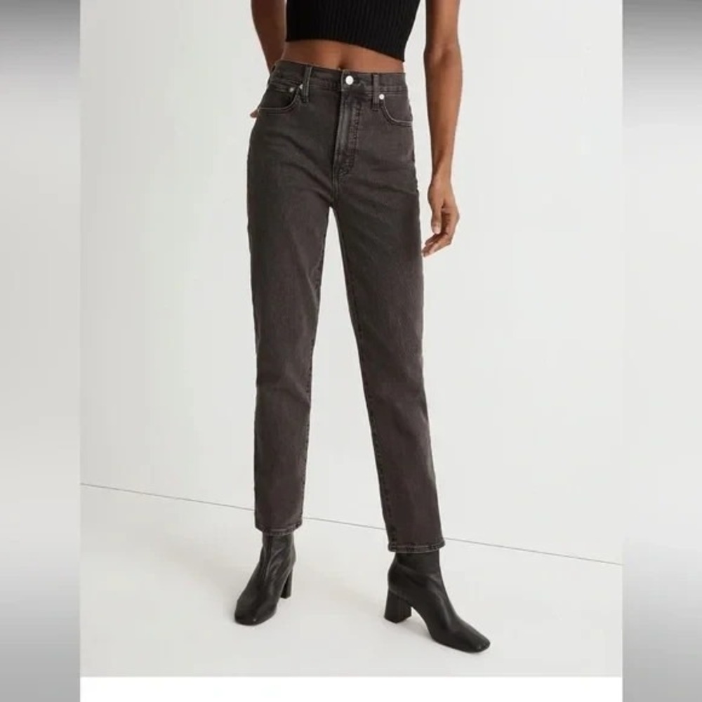 Madewell High-Rise Straight Jeans in Washed Black
